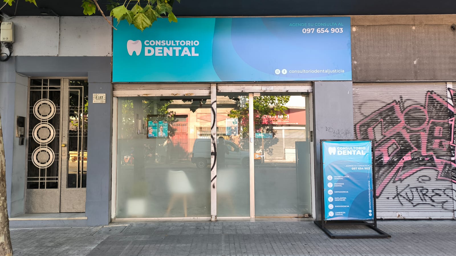 Fachada de Consultorio Dental